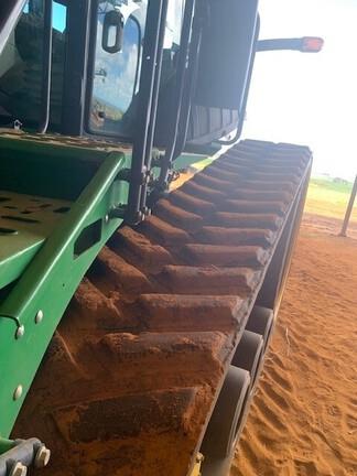 Photo 5. John Deere 8370RT track tractor
