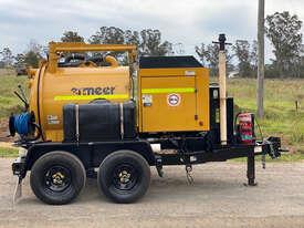 Photo 3. Vermeer VX30-250 Vacuum Cleaner Sweeping