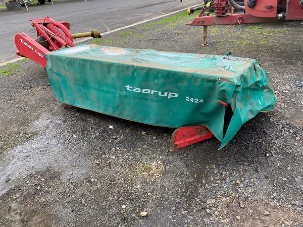 Photo 4. Taarup 2424 mower