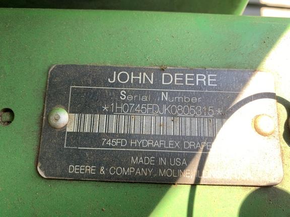 Photo 2. John Deere S680 combine harvester