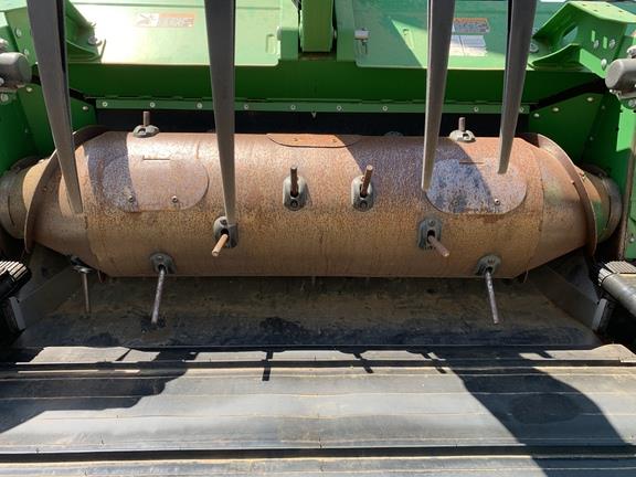 Photo 4. John Deere S680 combine harvester