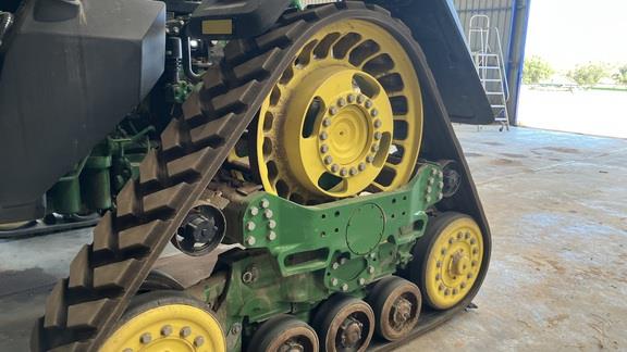 Photo 2. John Deere 8RX 370 track tractor