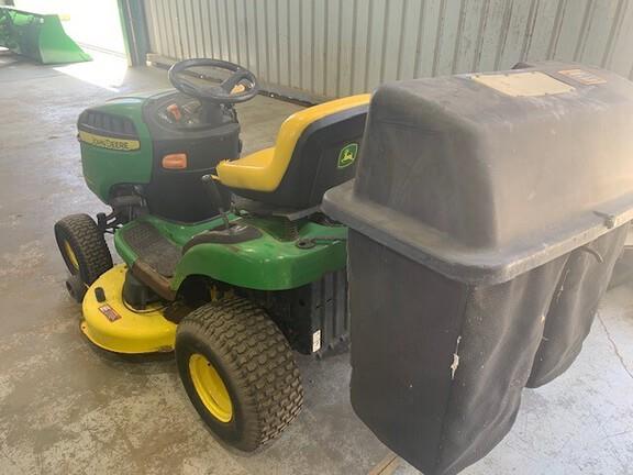 Photo 3. John Deere D105 lawn mower