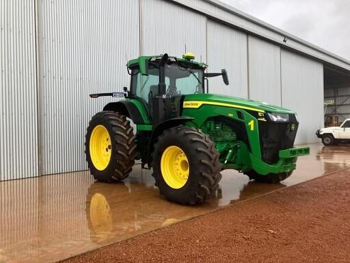 Photo 4. John Deere 8R 230 tractor