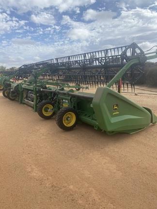 Photo 2. John Deere HD35R harvester front