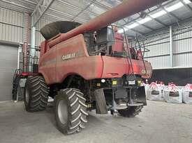 Photo 2. Case IH 6130 Combines harvester