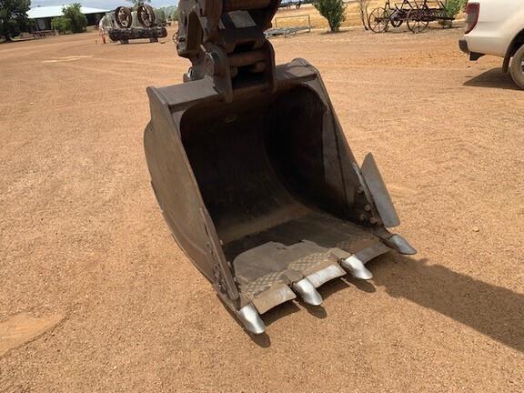Photo 4. Volvo EC140BLC excavator
