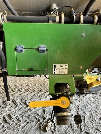 Photo 4. John Deere R4045 self propelled sprayer