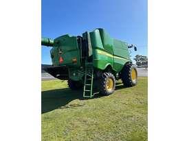 Photo 3. John Deere S660 combine harvester