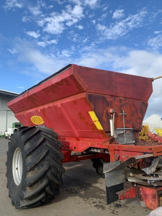 Photo 3. Bredal K125 spreader
