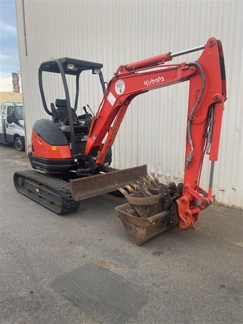 Photo 5. Kubota U25-3 HG Mini Excavator