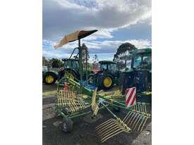 Photo 3. Krone Swadro 46 rake