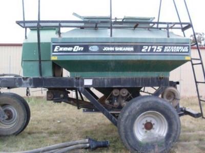 Photo 2. John Shearer 2175 Air Seeder Cart