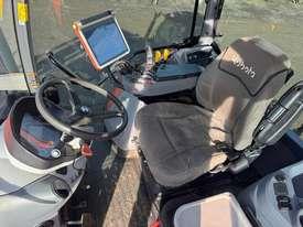 Photo 3. Kubota M7132 Utility Tractors