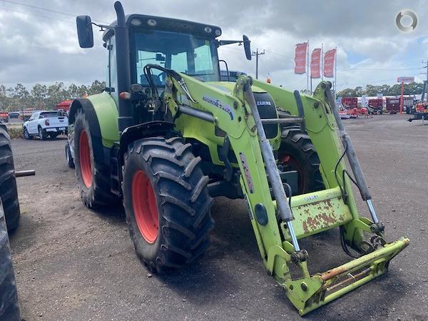 Photo 3. Claas Arion 620CIS tractor