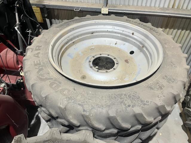 Photo 3. Goodyear 380/90R46 tubeless tyre