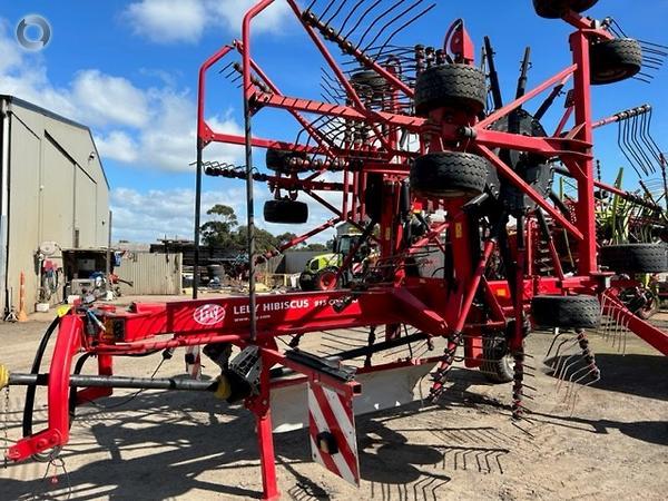 Photo 3. Lely Hibiscus 915 CD hay rake