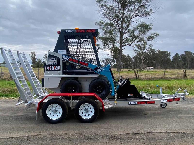 Photo 4. Toyota 4SDK4 mini tight access skid steer loader