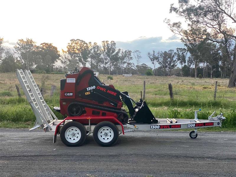 Photo 3. Toro TX1000 mini loader tight access skid steer loader