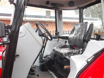Photo 2. Massey Ferguson MF455 Cab tractor