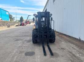 Photo 3. Ausa C251H 2.5t 4x4 rough terrain forklift