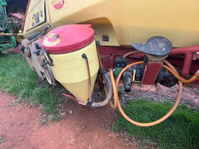Photo 3. Hardi Commander 5030 Boomspray