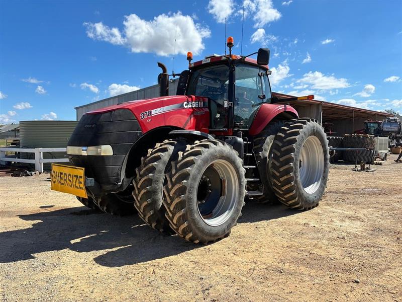 Photo 4. Case IH 370 CVT tractor