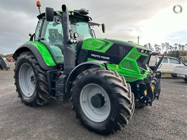 Photo 4. Deutz Agrotron 6215RC tractor