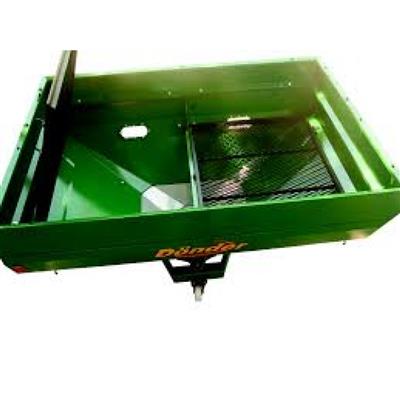 Photo 2. DONDER FERTILISER SPREADER