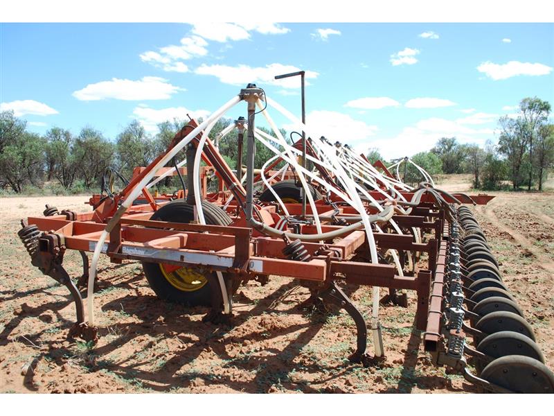 Horwood Bagshaw Scaribar 350 airseeder, Seeding Tillage Horwood Bagshaw