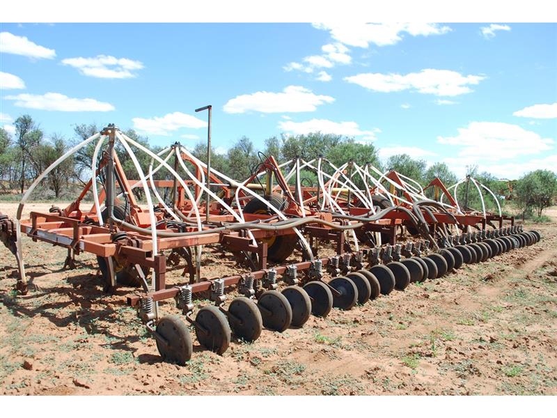 Horwood Bagshaw Scaribar 350 airseeder, Seeding Tillage Horwood Bagshaw