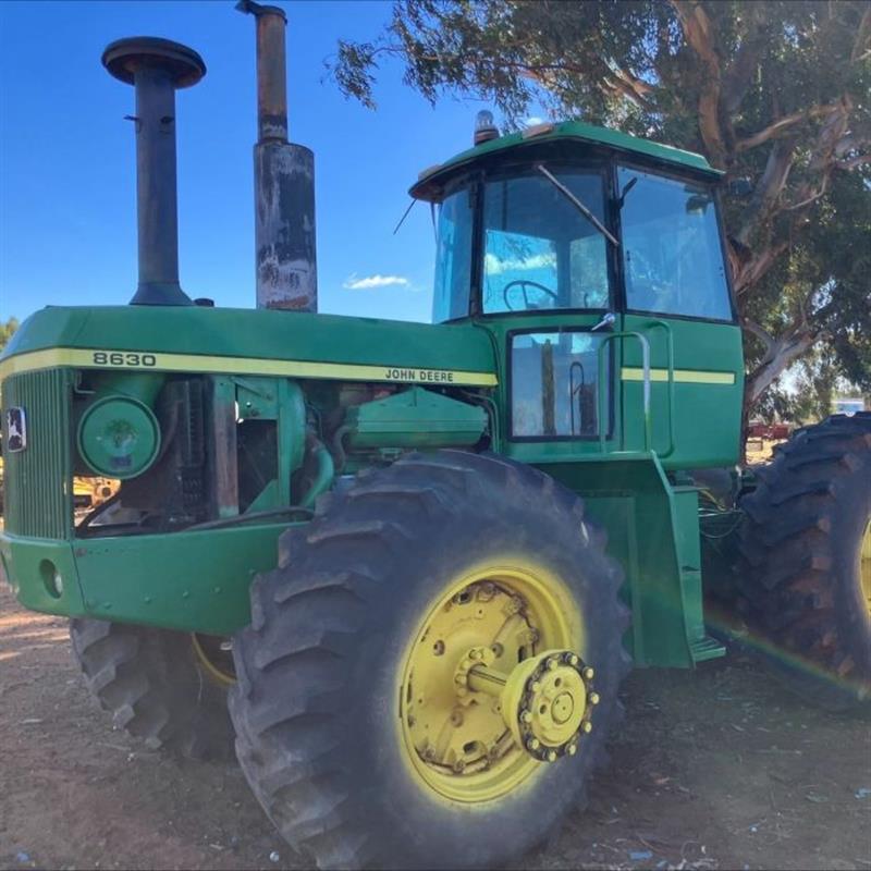 John Deere Tractor 8630