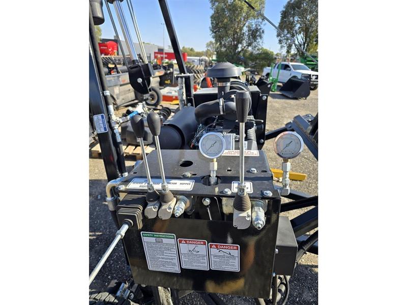 Photo 4. Convey-All 1658 TL transloading