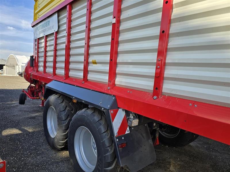 Photo 5. Pottinger Europrofi 5510D wagon