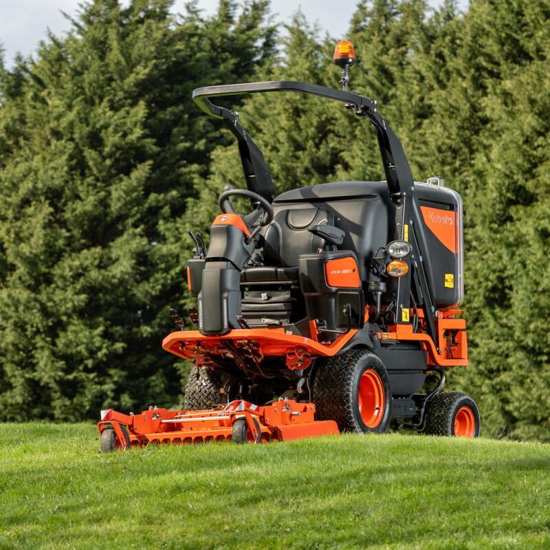 Photo 2. Kubota FC3 Series Mower