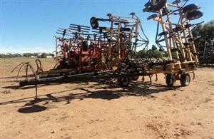 Photo 4. EZEE-ON 3550 cultivator