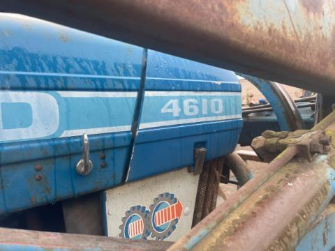 Photo 2. Ford 4610 2wd tractor