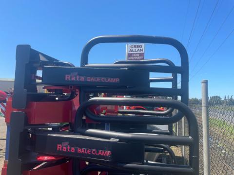 Photo 2. Rata Soft Hands bale grab