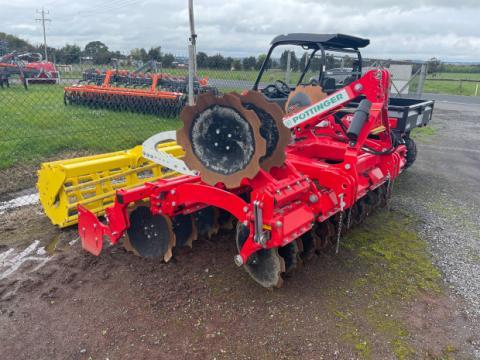 Photo 3. Pottinger Terradisc 3000 cultivator