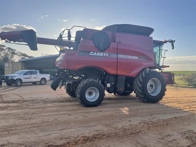 Photo 4. Case IH 8230 combine harvester