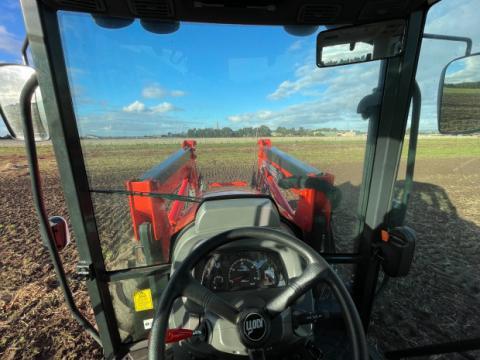 Photo 2. Kioti PX1153 tractor