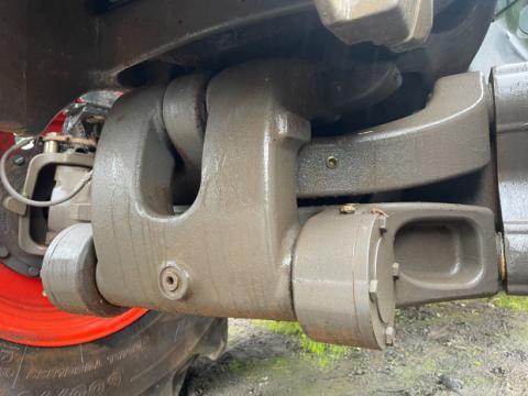 Photo 4. Claas Axion 830 tractor