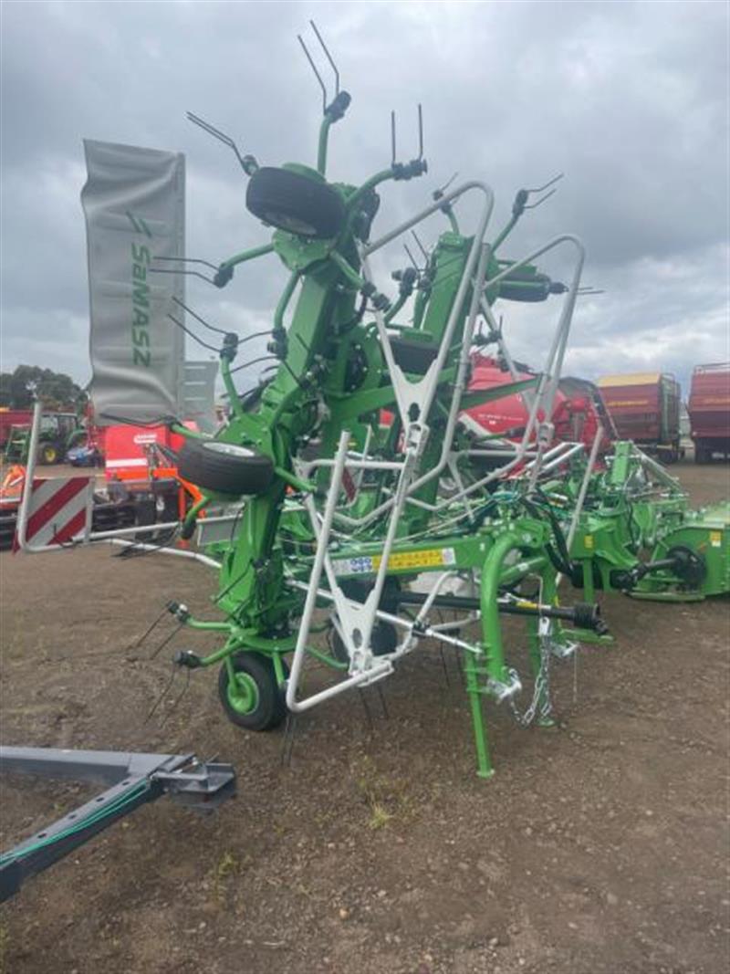 Photo 3. Samasz P8.89 tedder