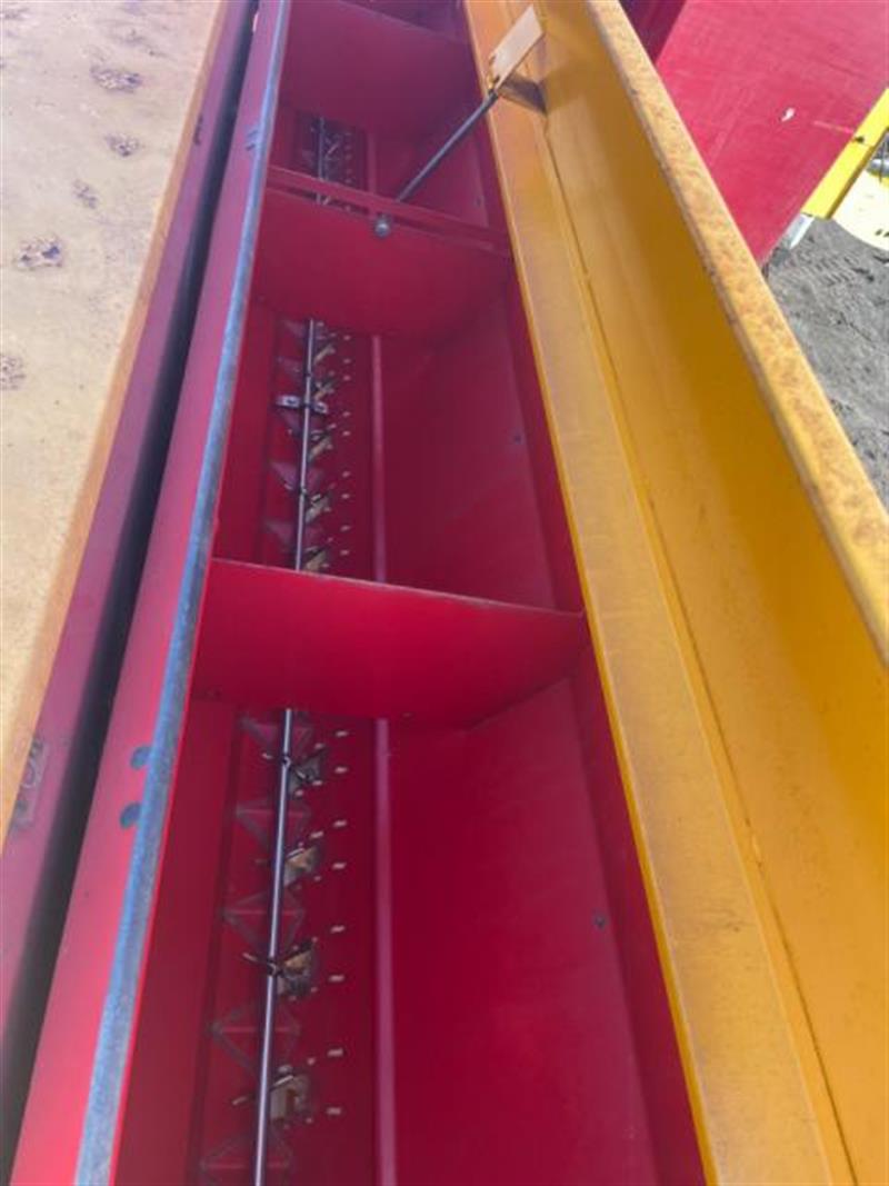 Photo 2. Duncan MK3 Renovator airseeder