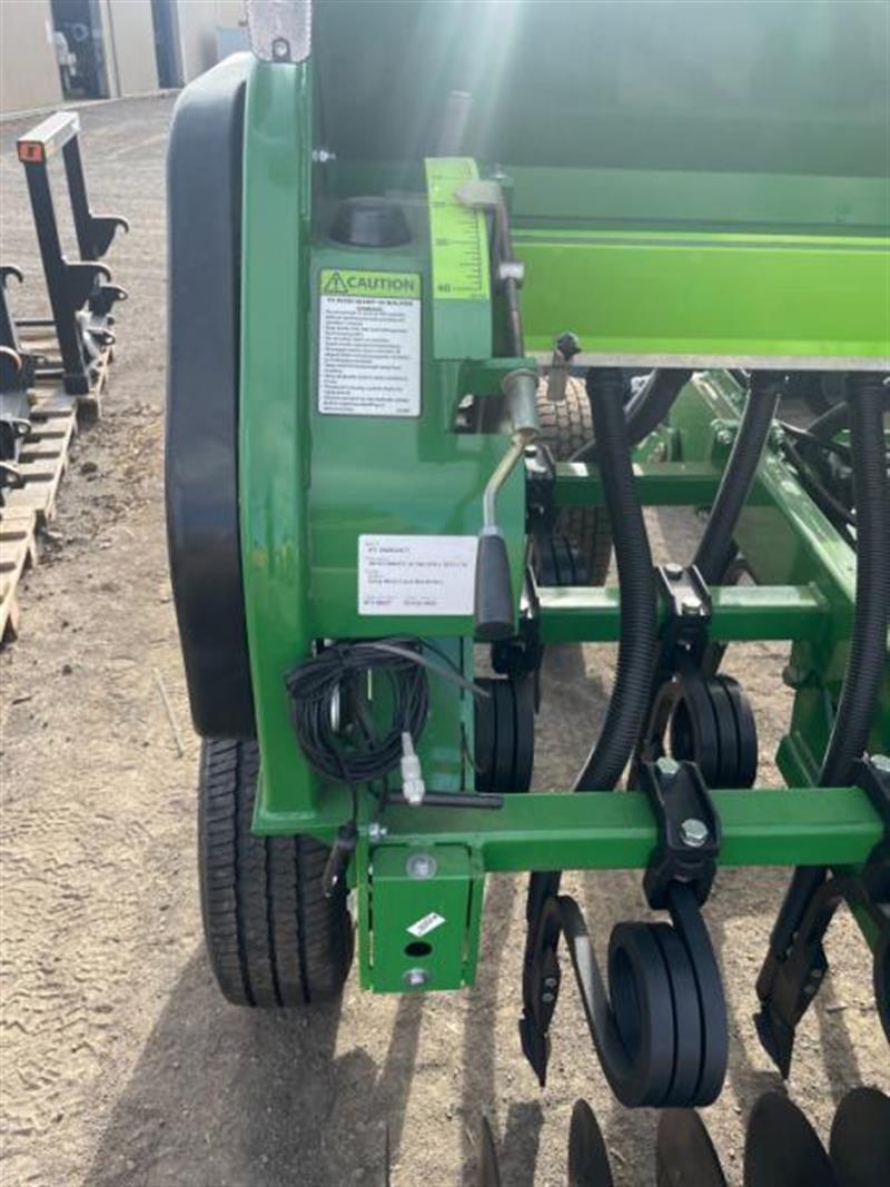 Aitchison SEEDMATIC 4024CT airseeder, Seeding Tillage Aitchison VIC