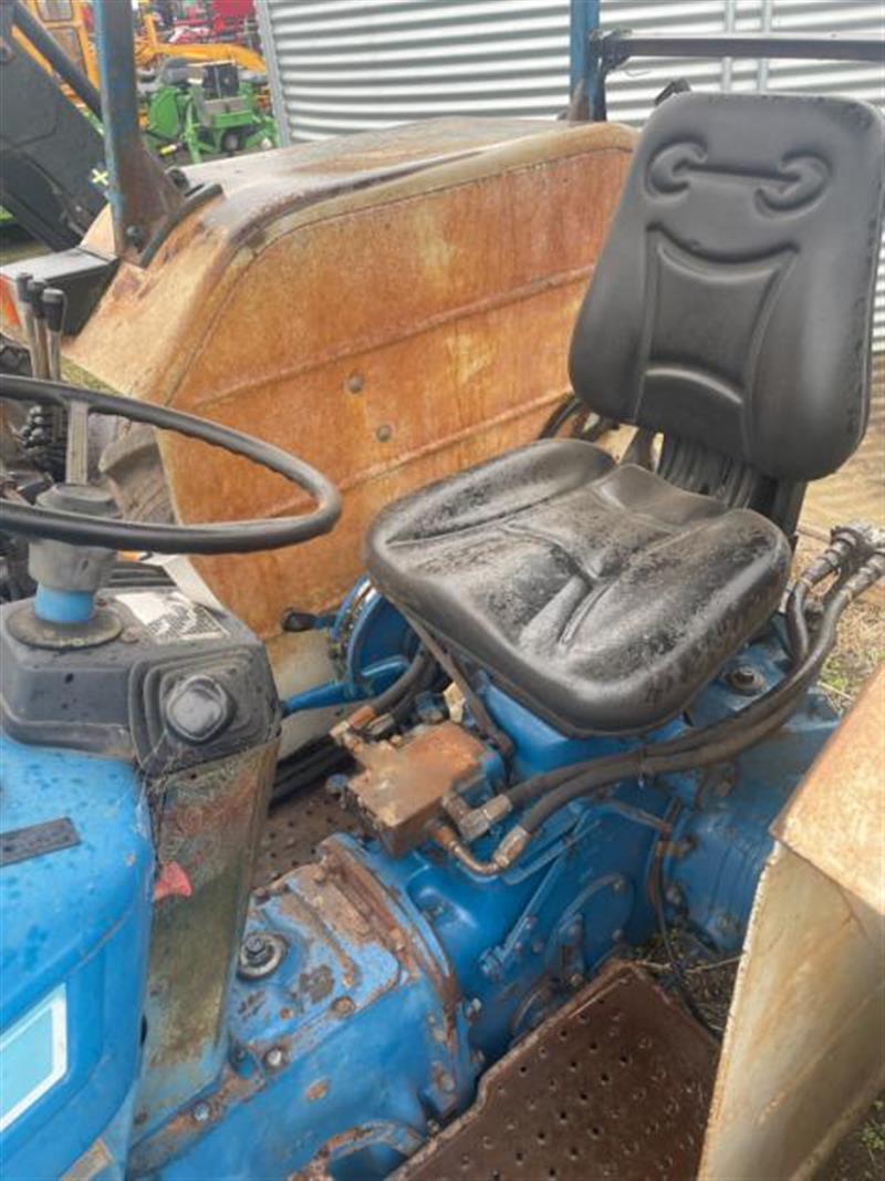 Photo 4. Ford 4610 2wd tractor