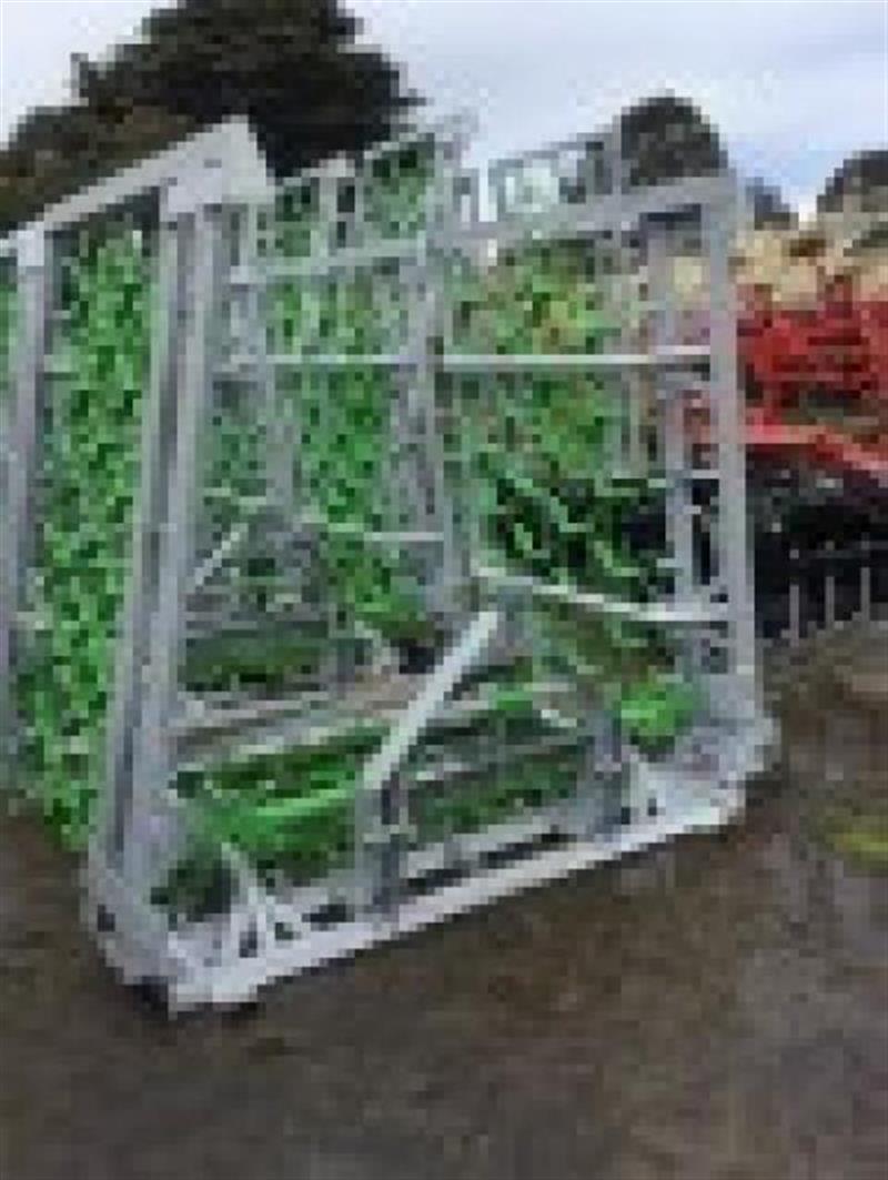 Photo 4. Zocon 6M harrow