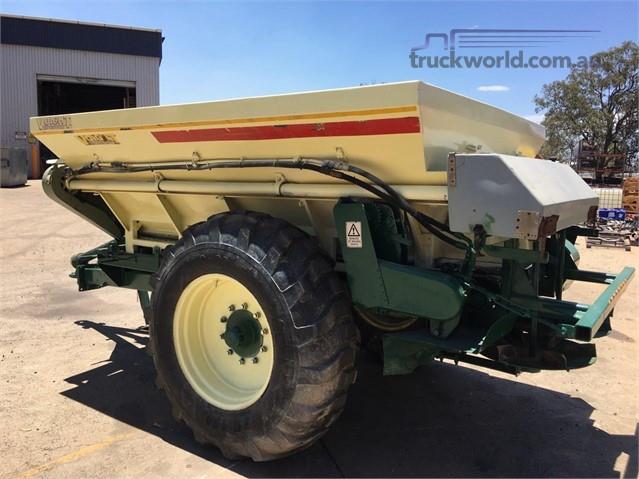 Marshall Multispread 850T Fertilizer spreader, Pasture Care Marshall ...