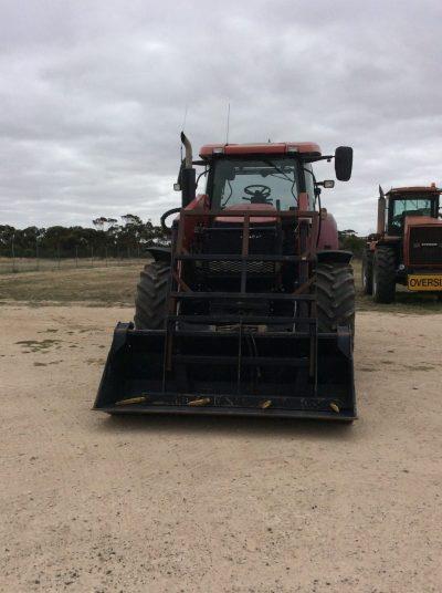 Photo 4. Case IH PUMA 225 tractor