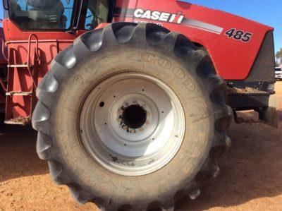 Photo 5. Case IH Steiger 485 tractor